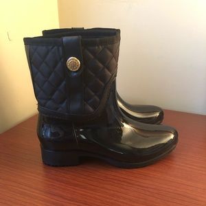 Tommy Hilfiger Women’s Rain/Winter Boot